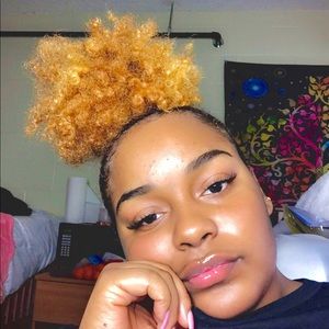 Meet your Posher, Briana